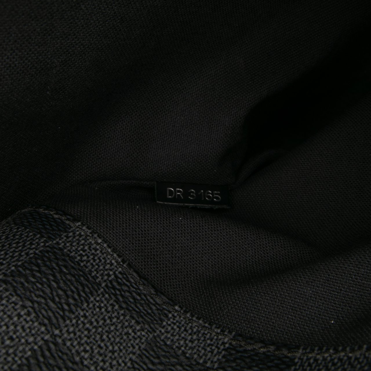 Louis Vuitton Damier Graphite District MM Zwart