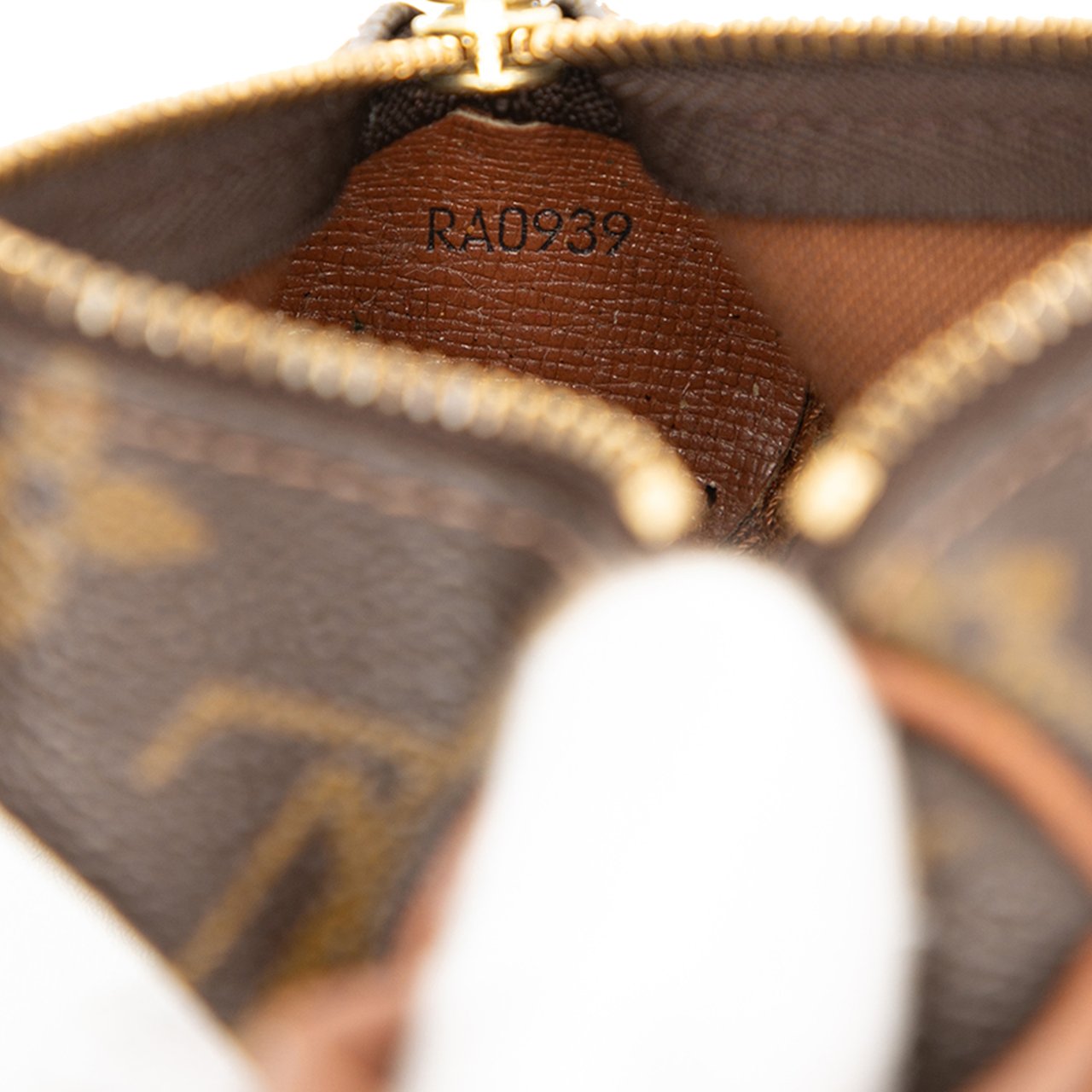 Louis Vuitton Monogram Etui Golf Ball Case Bruin