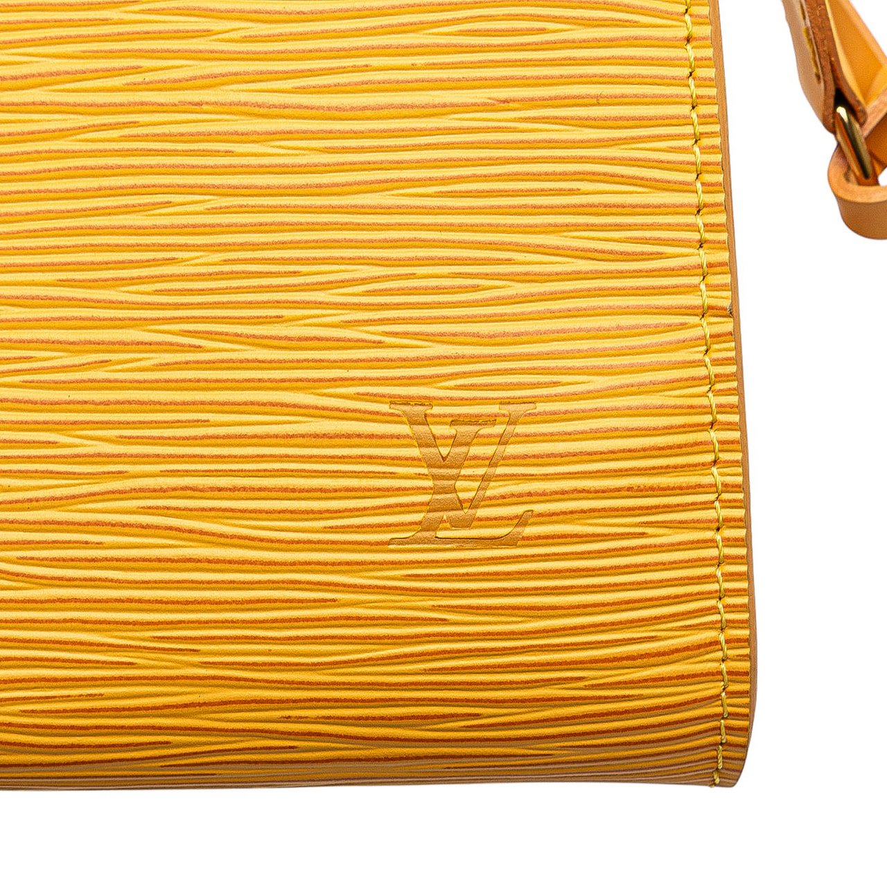 Louis Vuitton Epi Pochette Accessoires Geel