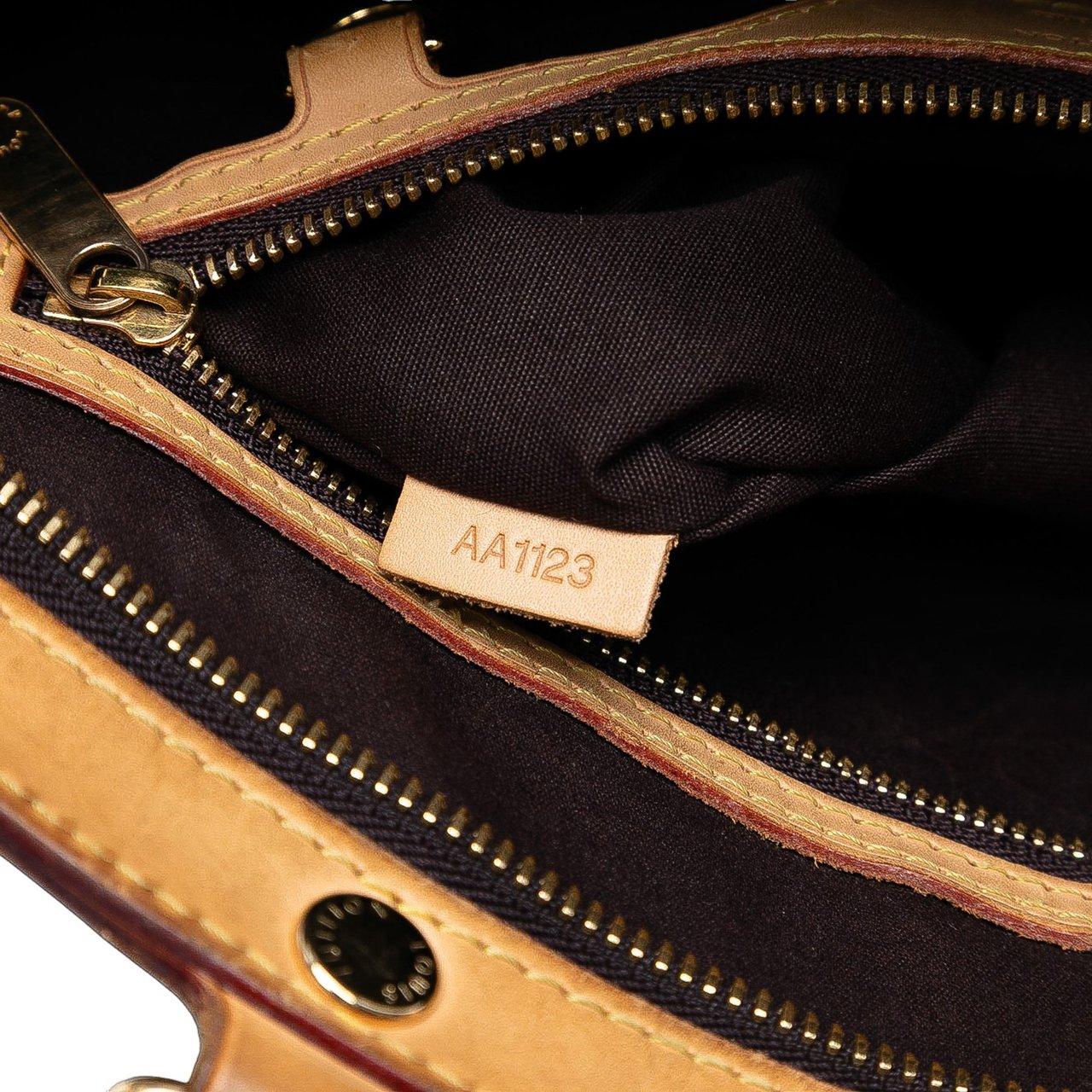 Louis Vuitton Monogram Vernis Brea MM Paars