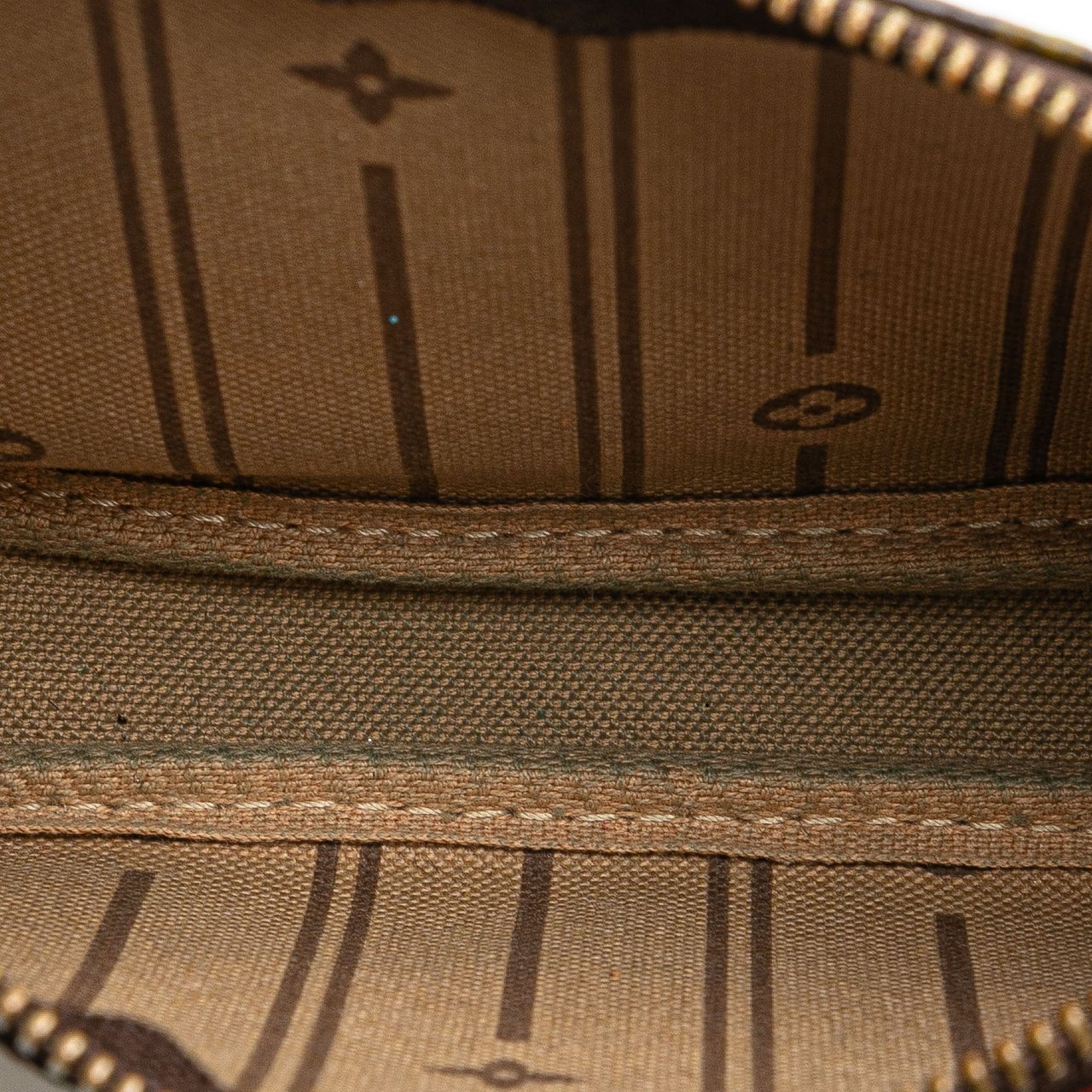 Louis Vuitton Monogram Patch Mini Pochette Accessoires Bruin