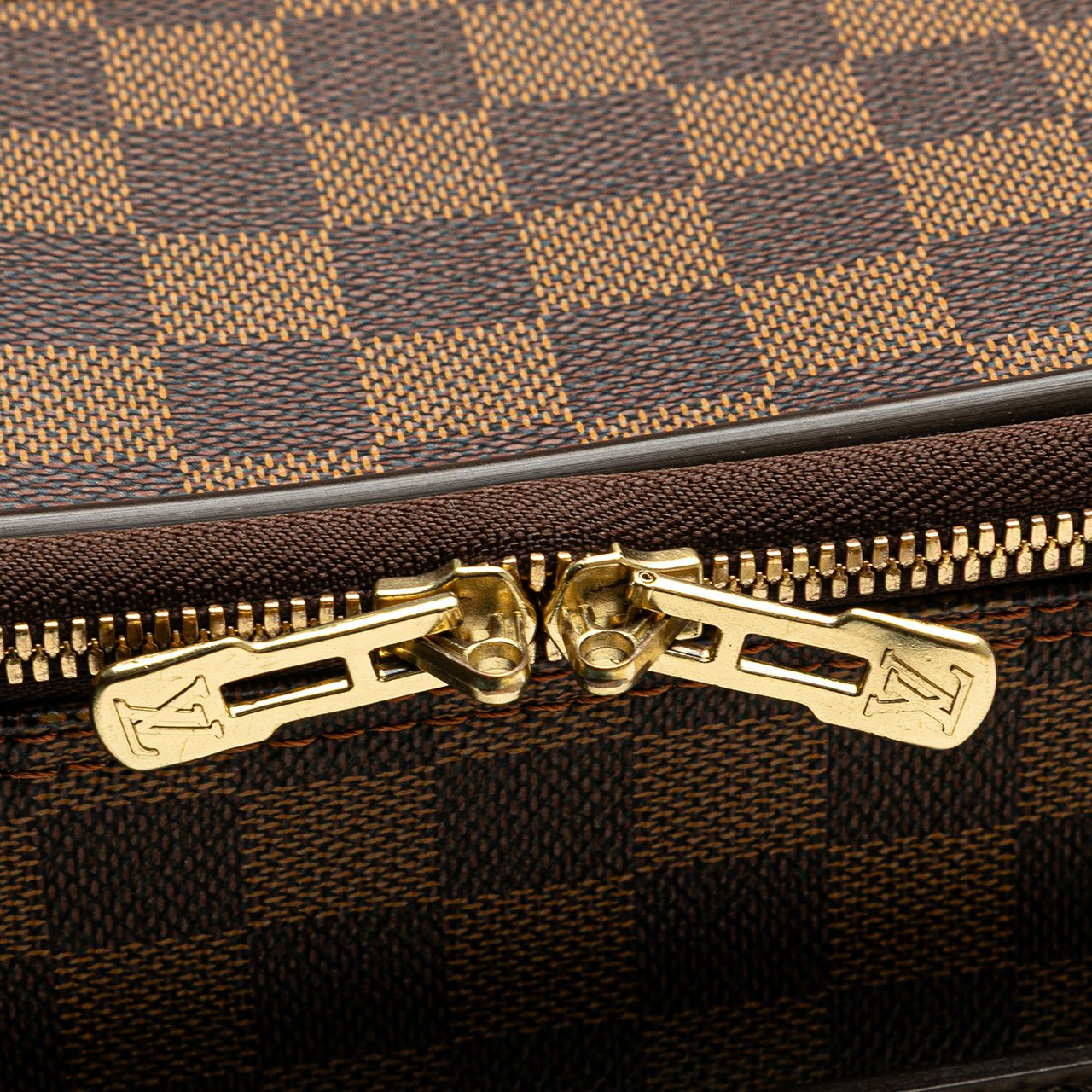 Louis Vuitton Damier Ebene Pegase 45 Bruin