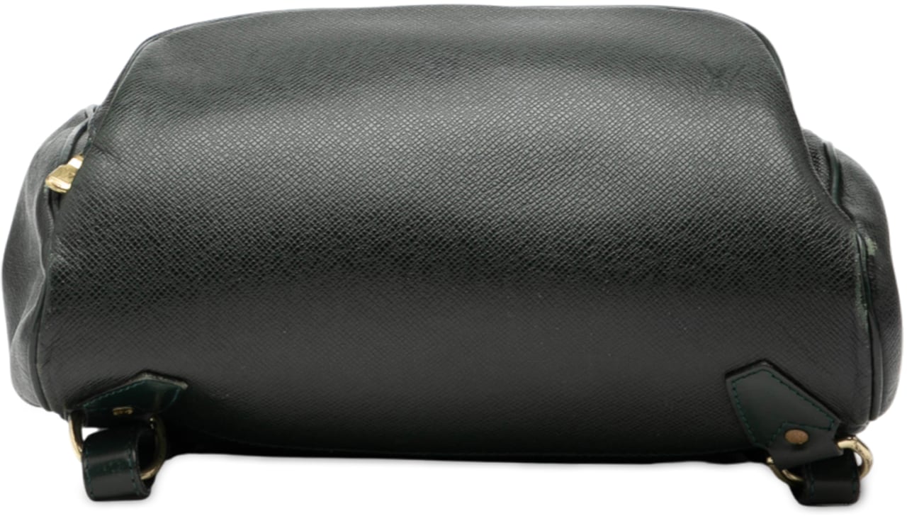 Louis Vuitton Taiga Cassiar Groen