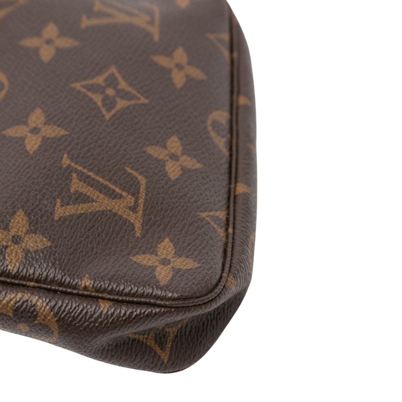 Louis Vuitton Monogram Giraffe Christmas Mini Pochette Accessoires Bruin