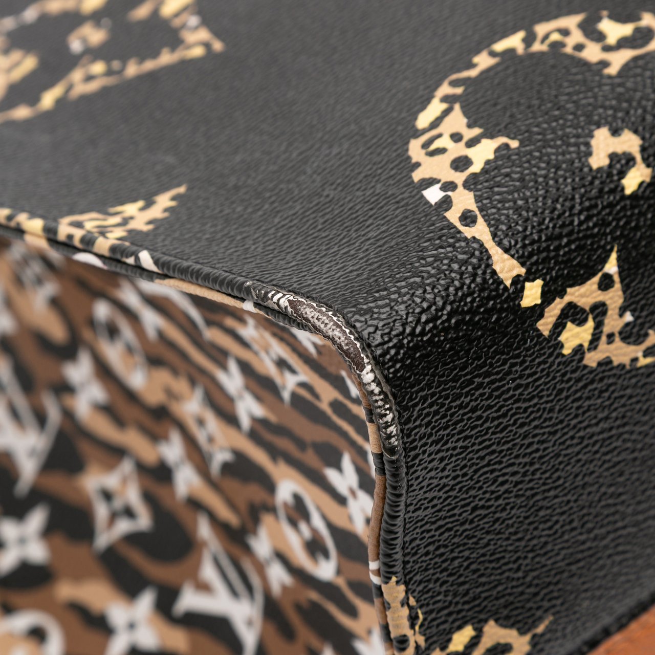 Louis Vuitton Monogram Giant Jungle OnTheGo GM Zwart