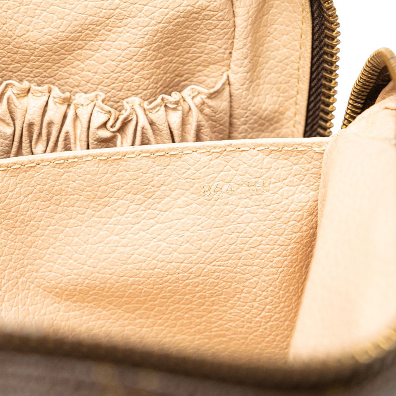Louis Vuitton Monogram Trousse Toilette 23 Bruin