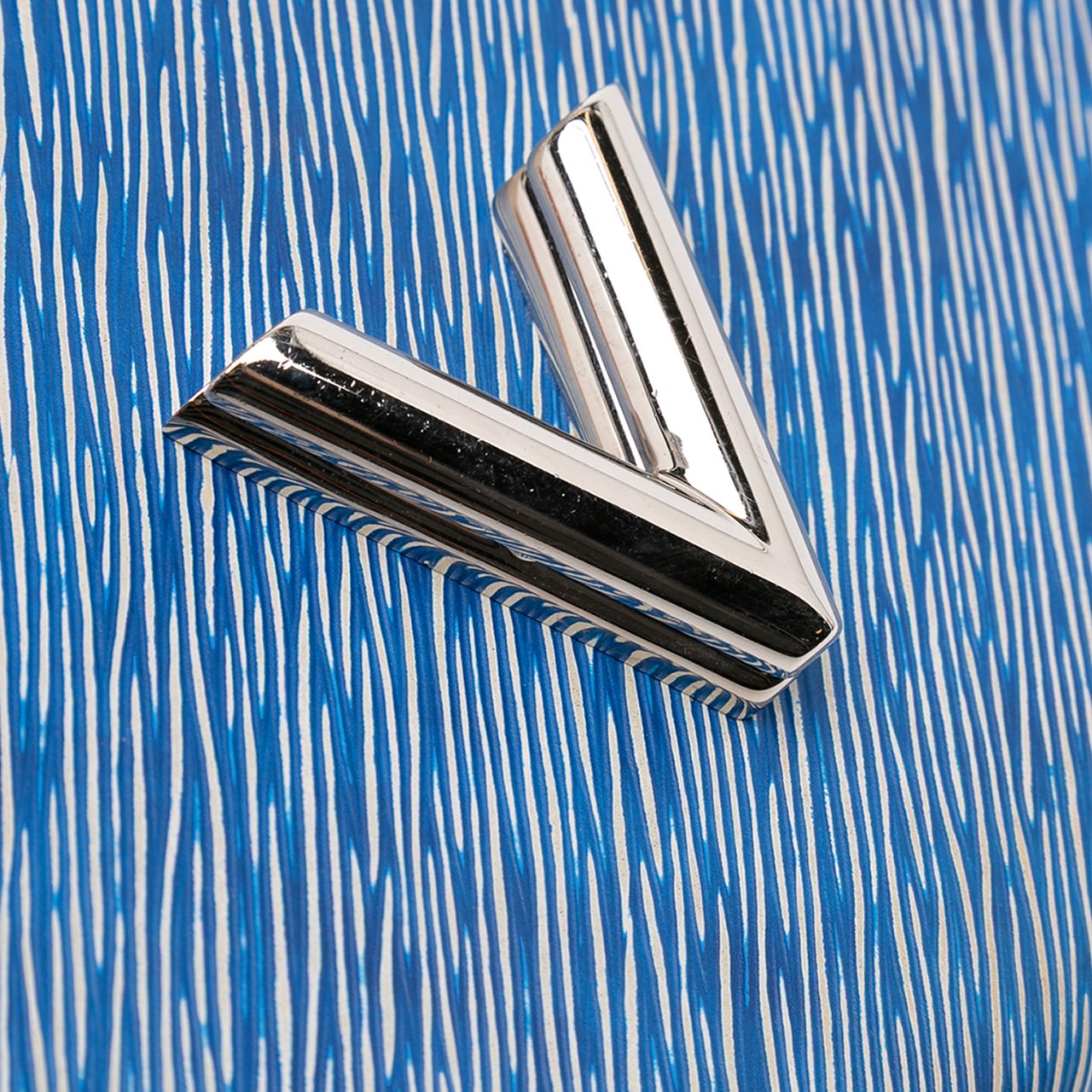 Louis Vuitton Epi Denim Studded Twist MM Blauw