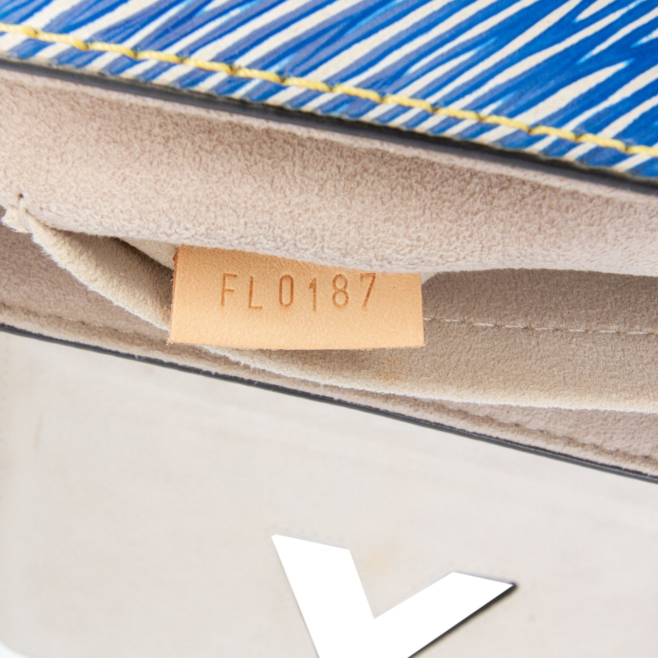 Louis Vuitton Epi Denim Studded Twist MM Blauw