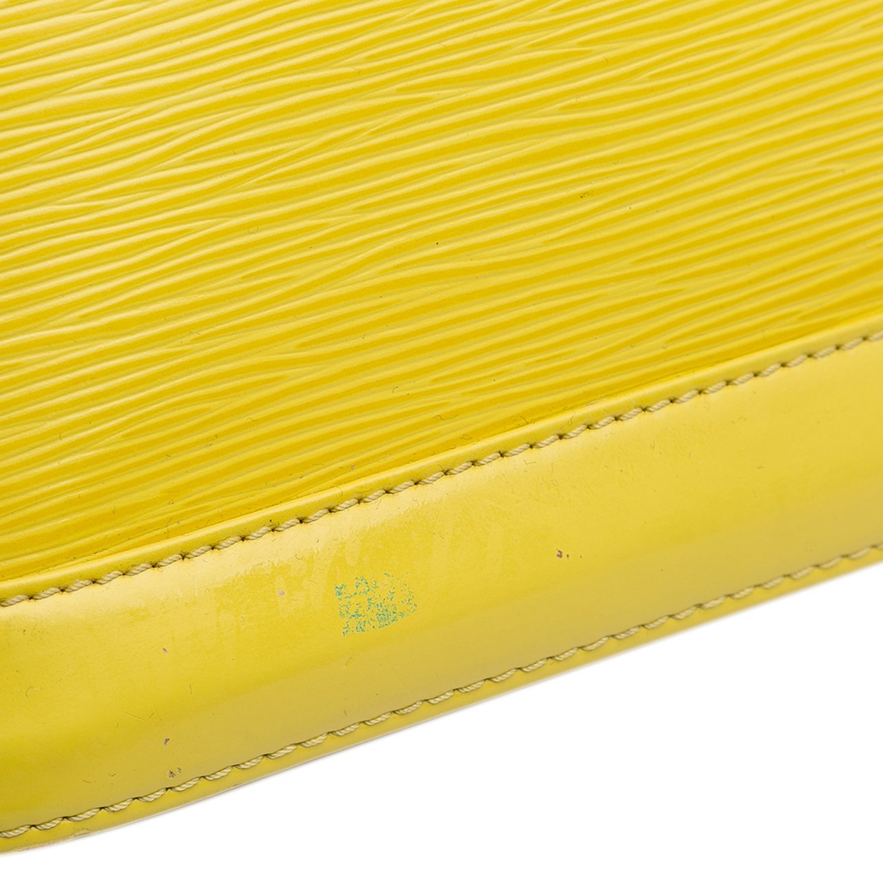 Louis Vuitton Epi Alma PM Geel