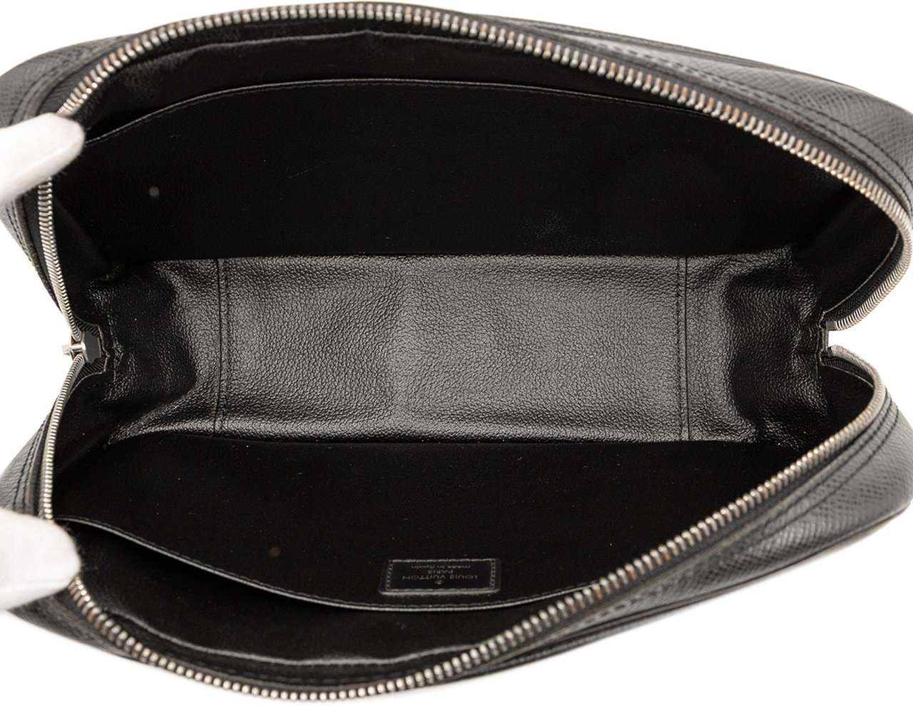 Louis Vuitton Taiga Toiletry Pouch GM Zwart