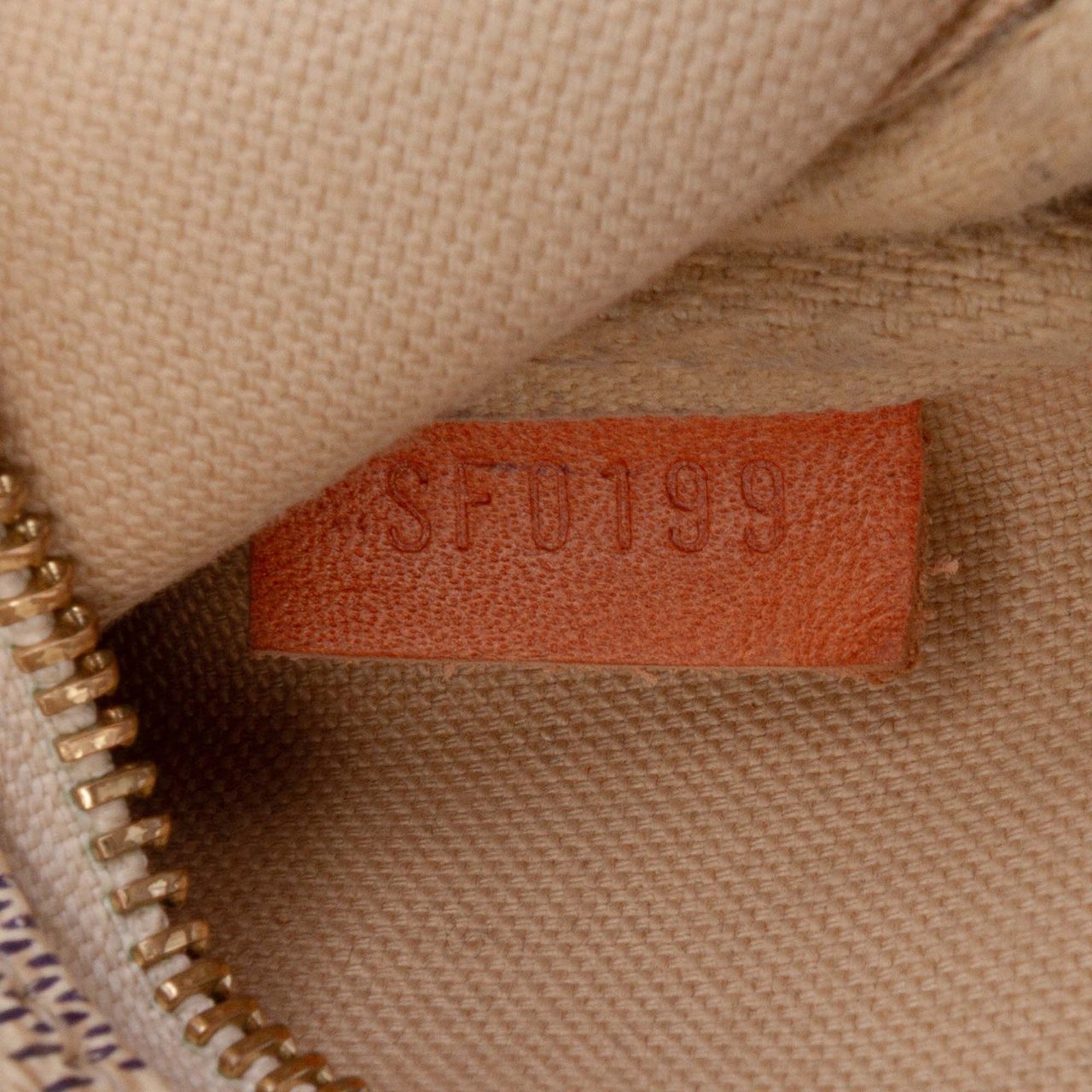 Louis Vuitton Damier Azur Mini Pochette Accessoires Wit