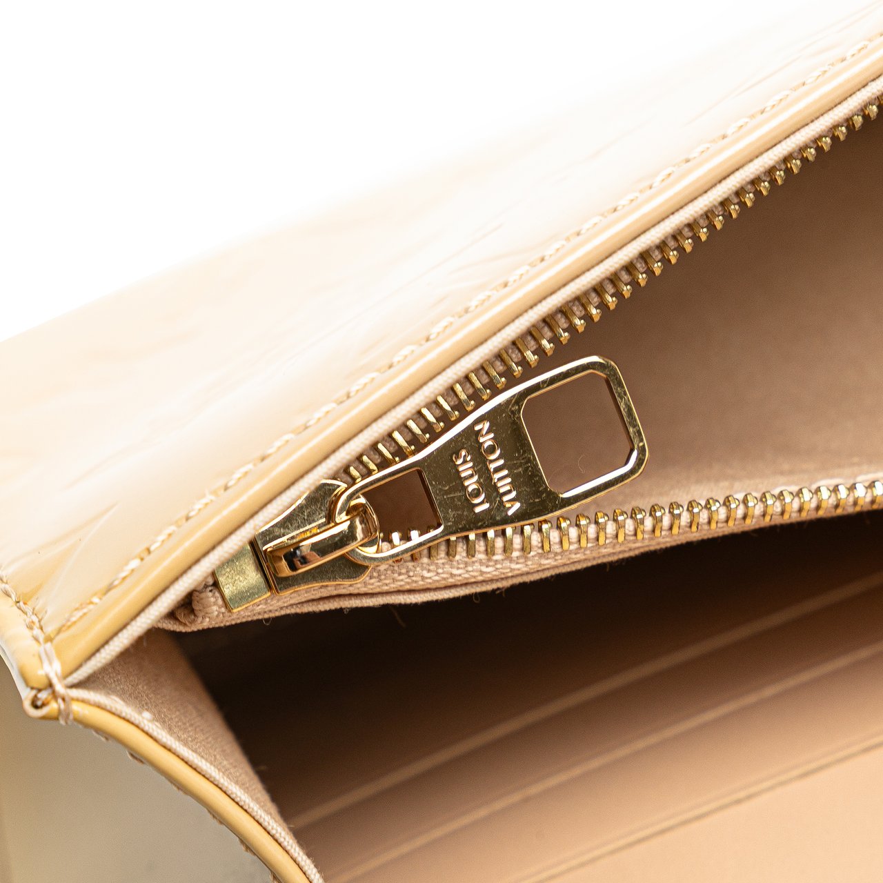 Louis Vuitton Monogram Vernis Ana Bruin