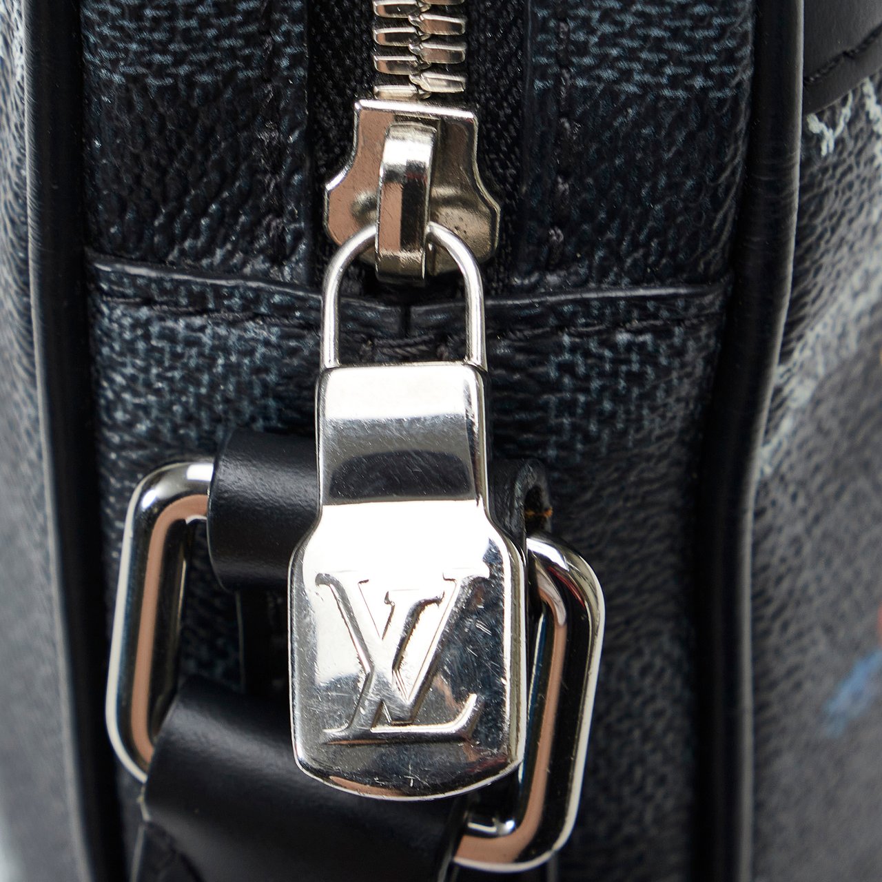 Louis Vuitton Damier Graphite Renaissance Map Danube Slim PM Zwart