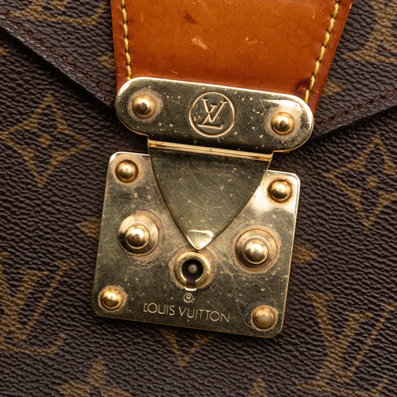 Louis Vuitton Monogram Porte Documents Senateur Bruin