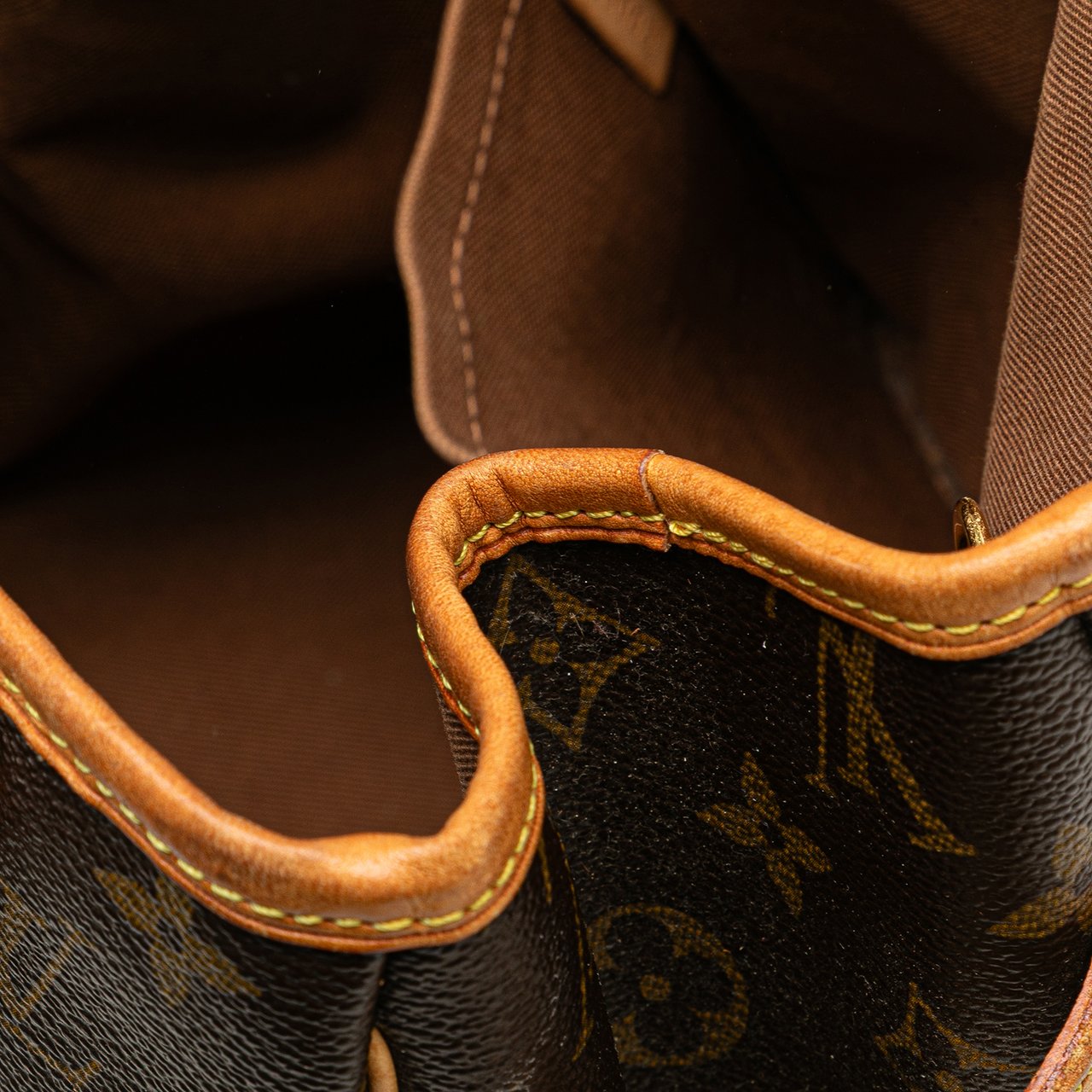 Louis Vuitton Monogram Batignolles Vertical PM Bruin