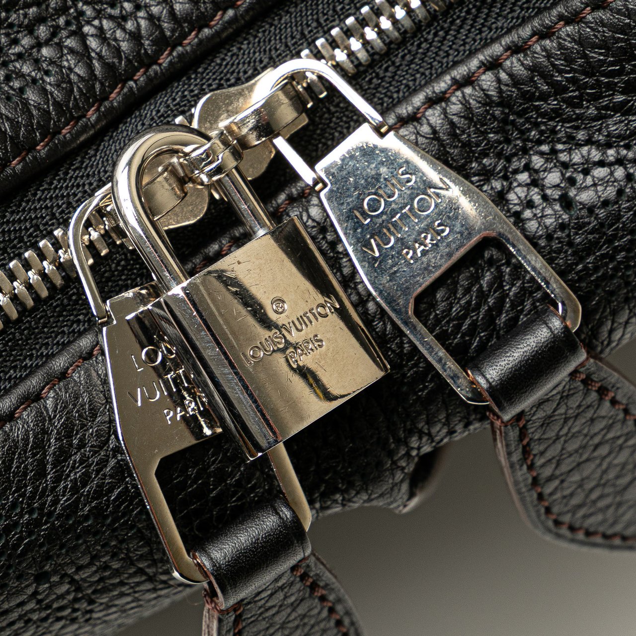 Louis Vuitton Monogram Mahina Selene PM Zwart
