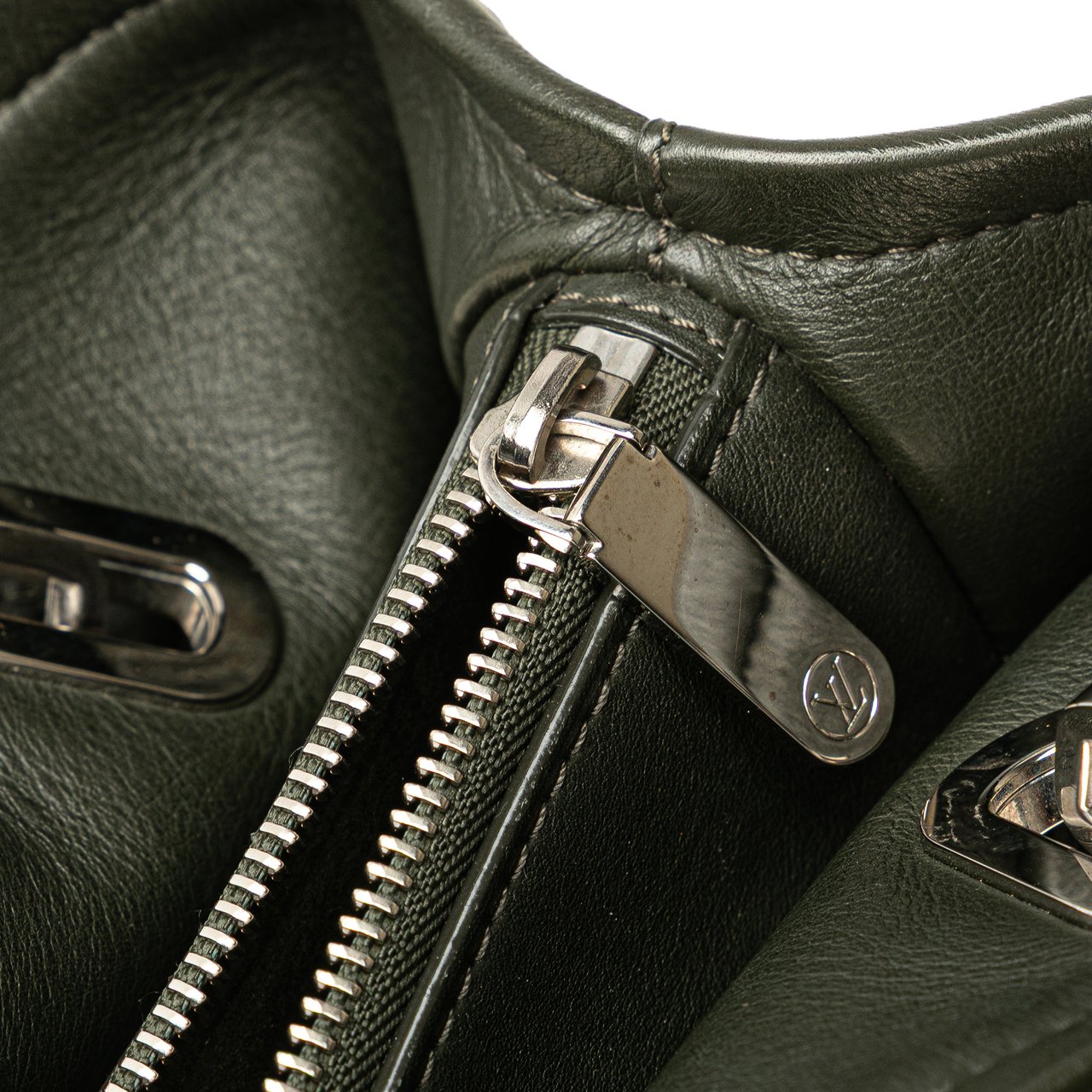 Louis Vuitton Monogram Lambskin Antheia Lilia PM Groen