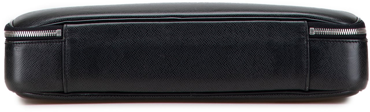Louis Vuitton Taiga Porte Ordinateur Odessa Zwart