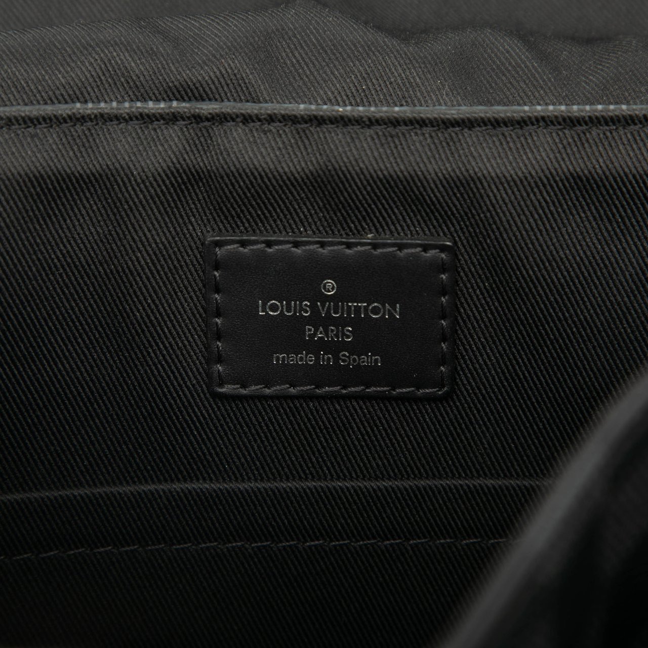 Louis Vuitton Damier Graphite District PM Zwart