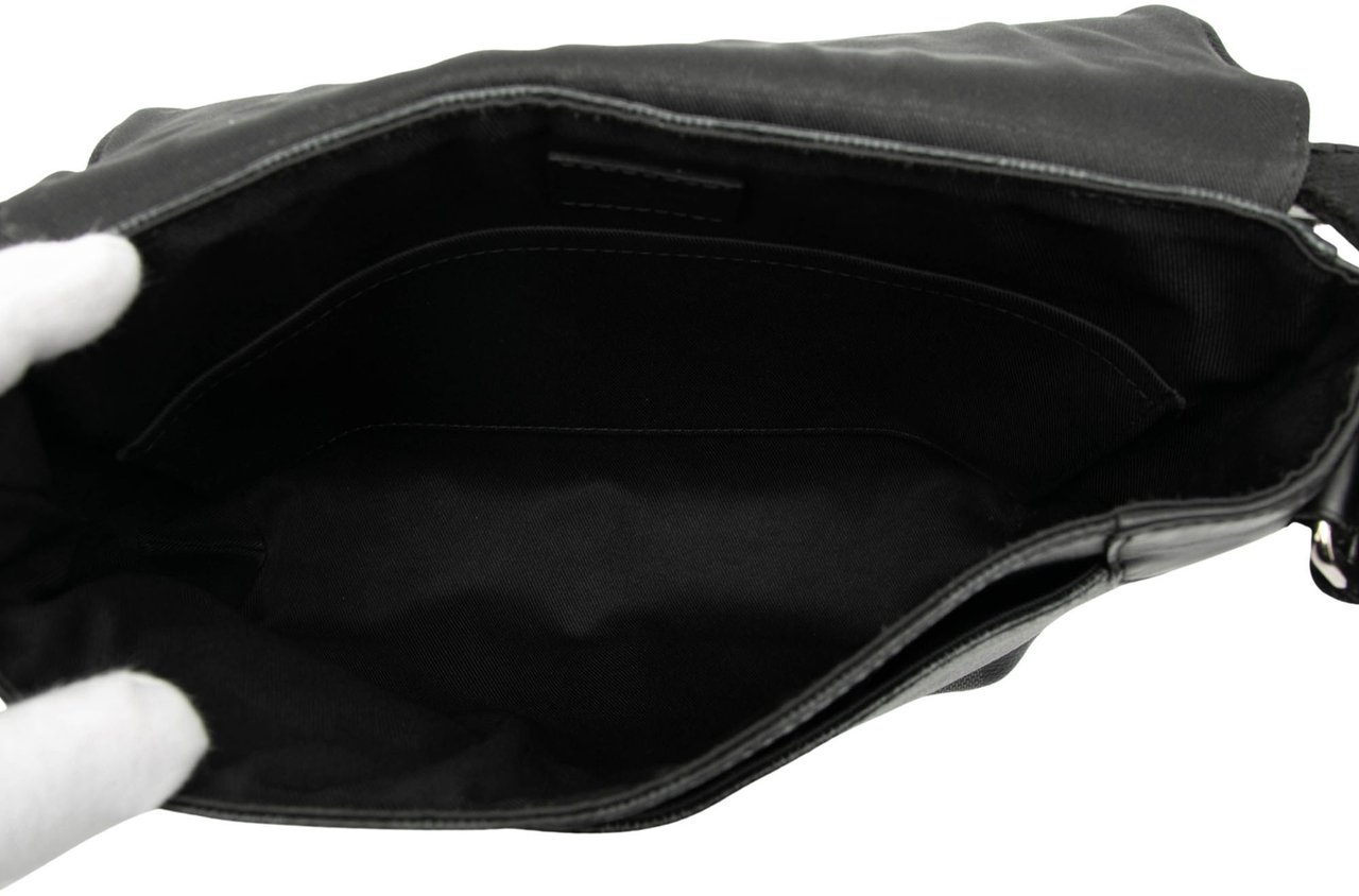 Louis Vuitton Damier Graphite District PM Zwart