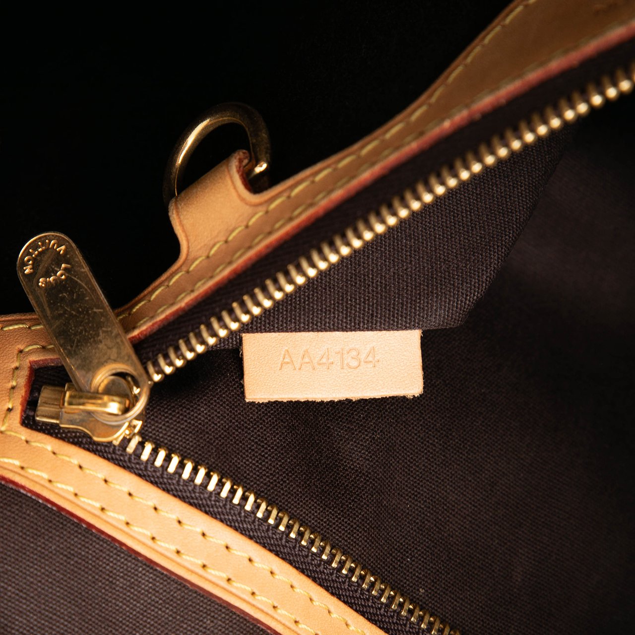 Louis Vuitton Monogram Vernis Brea MM Paars