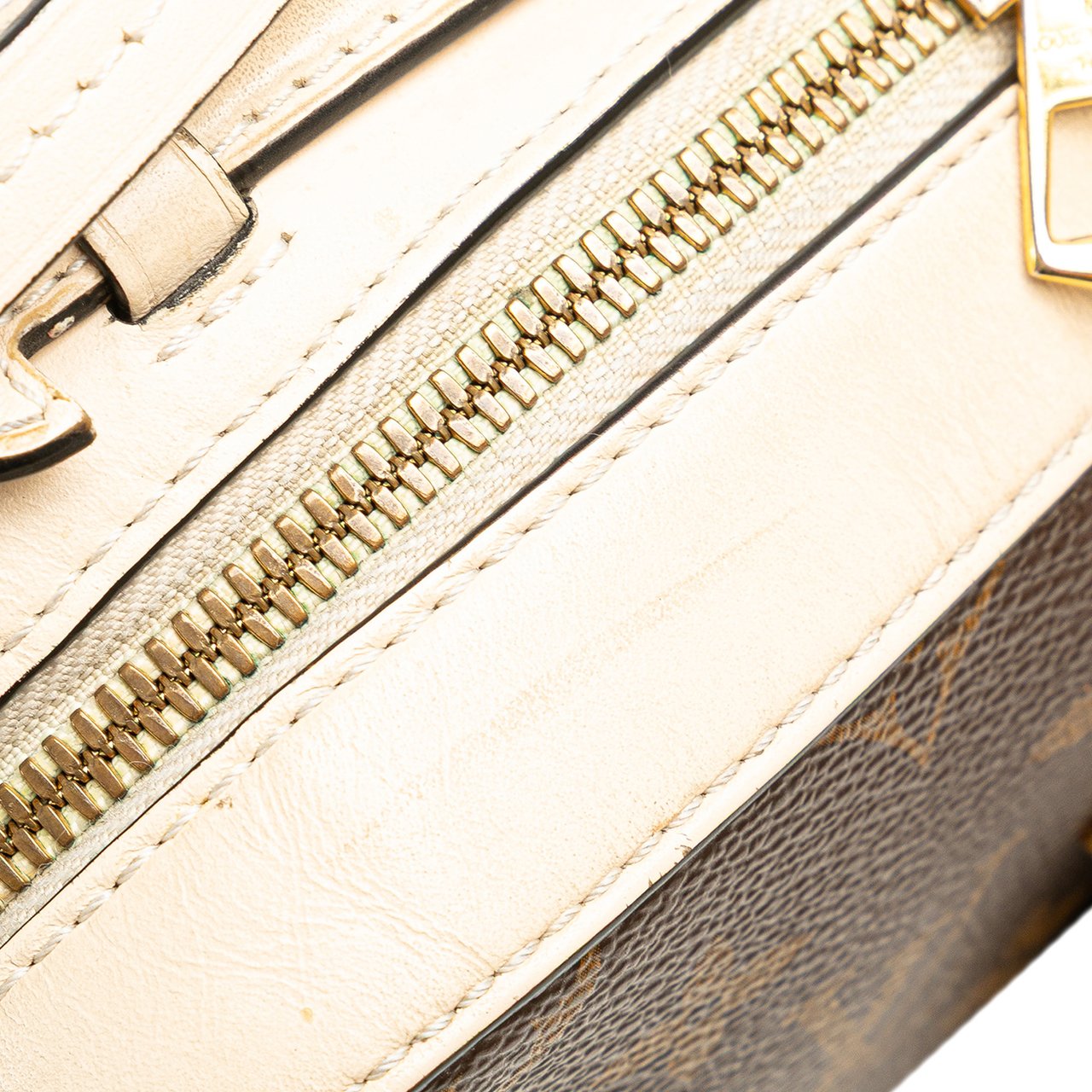 Louis Vuitton Monogram Saintonge Bruin