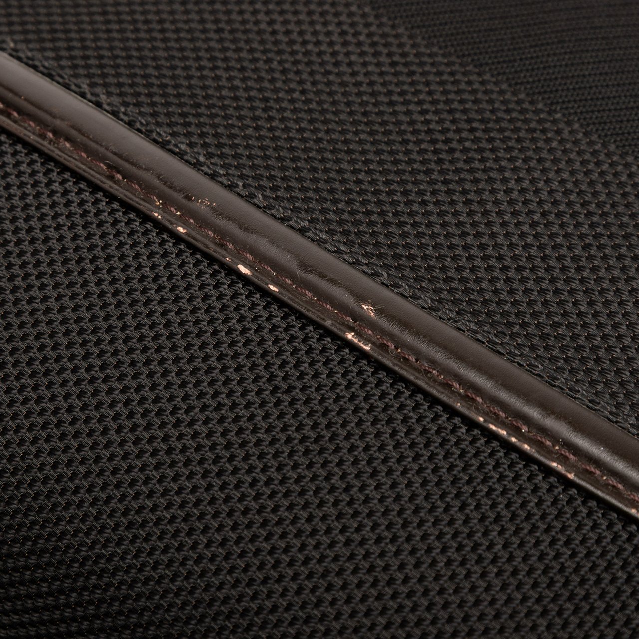 Louis Vuitton Damier Geant Aventurier Polaire Zwart