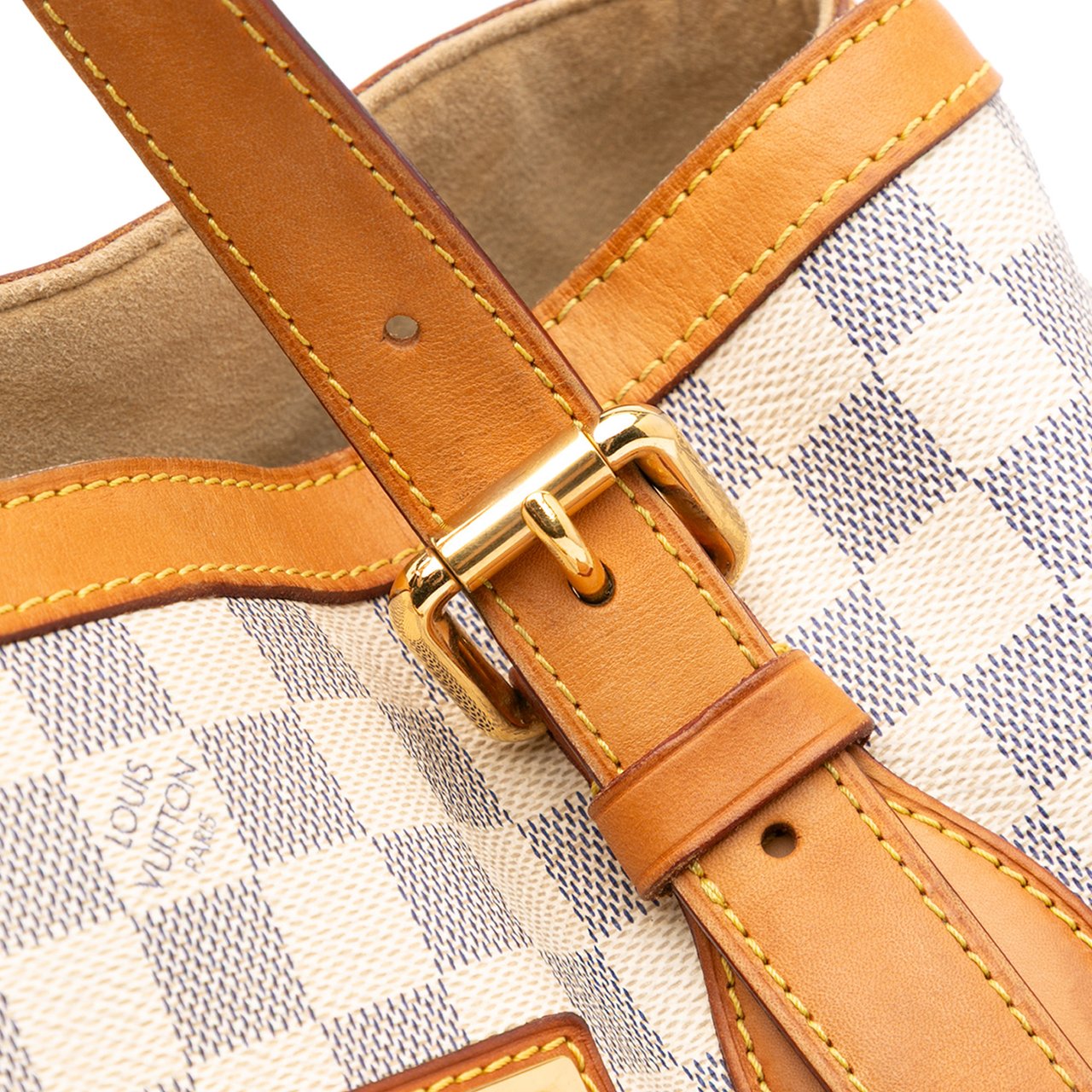 Louis Vuitton Damier Azur Hampstead MM Wit