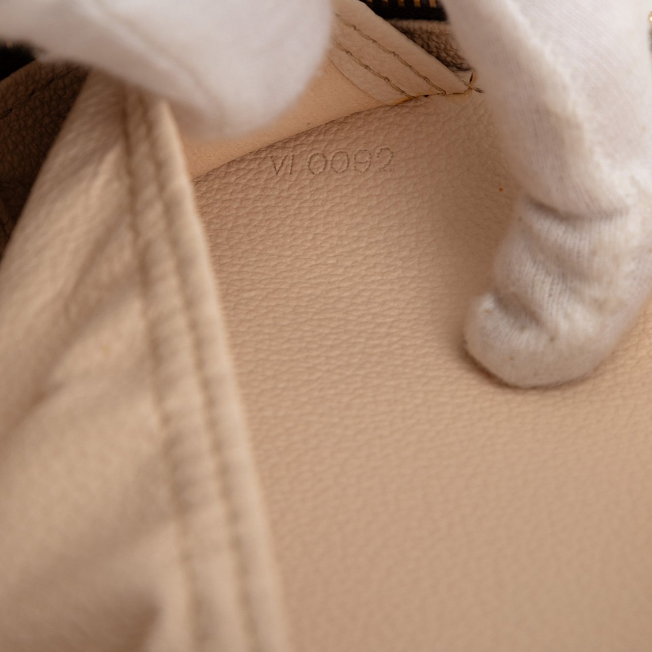 Louis Vuitton Monogram Trousse Blush PM Bruin