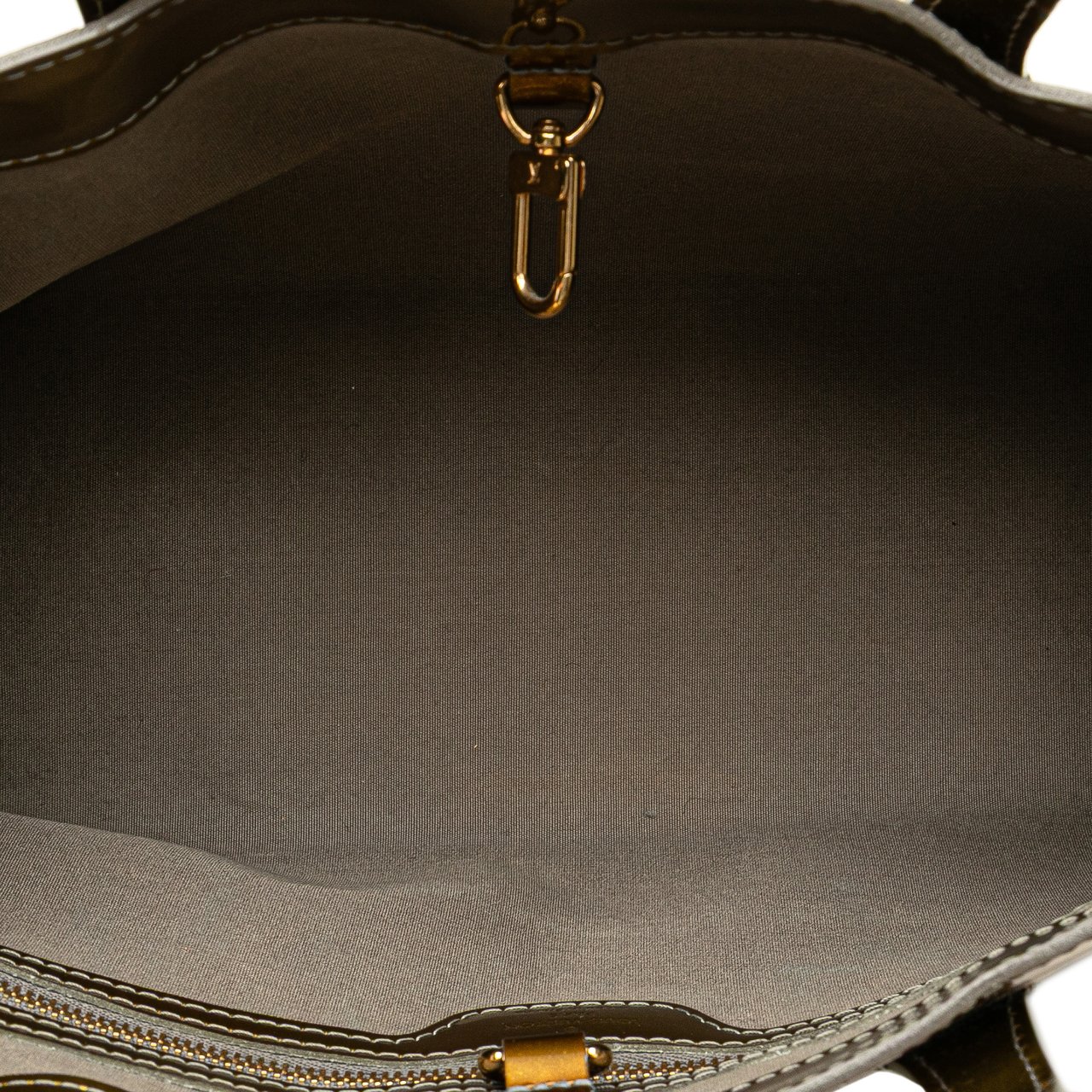 Louis Vuitton Monogram Vernis Wilshire PM Goud