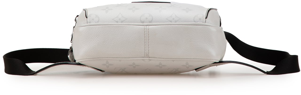 Louis Vuitton Monogram Taigarama Outdoor Bumbag Wit