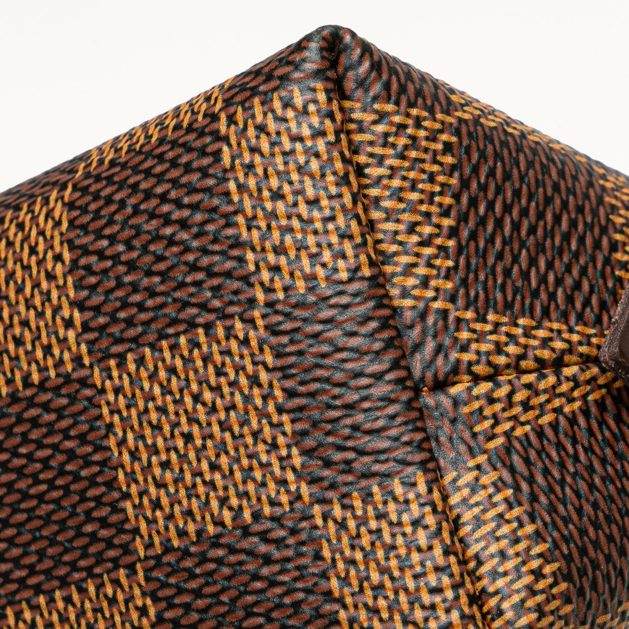 Louis Vuitton Damier Ebene Cosmetic Pouch Bruin