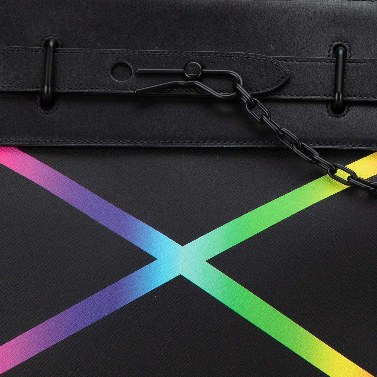 Louis Vuitton Taiga Rainbow Steamer PM Zwart