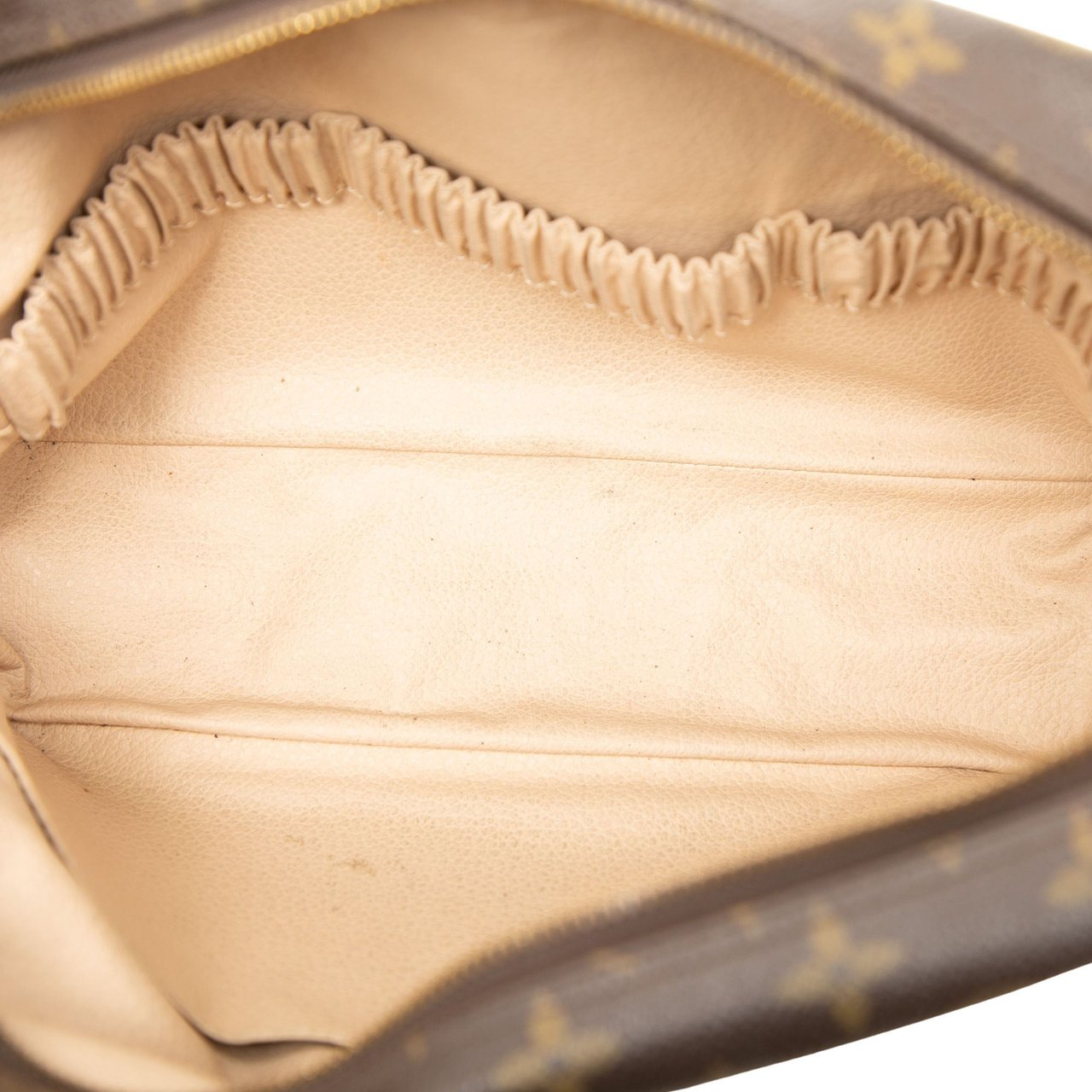 Louis Vuitton Monogram Trousse Toilette 28 Bruin