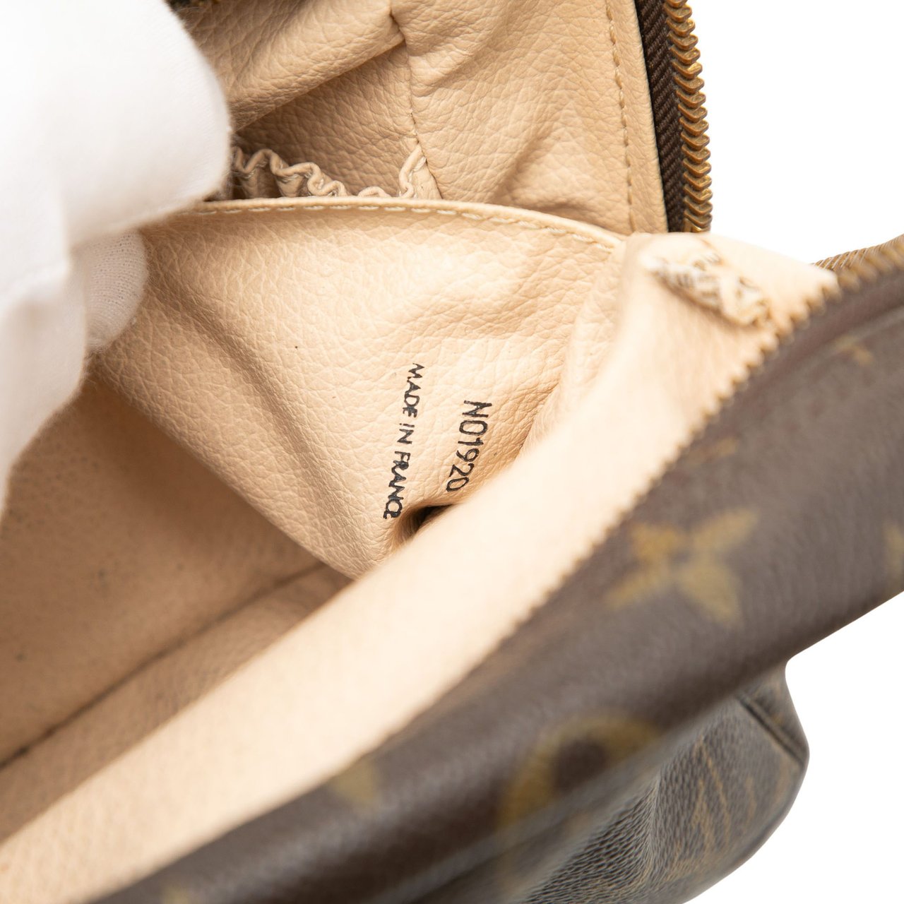 Louis Vuitton Monogram Trousse Toilette 28 Bruin