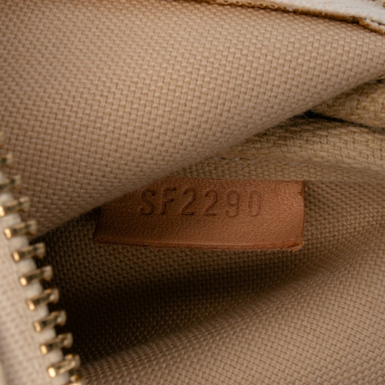 Louis Vuitton Damier Azur Mini Pochette Accessoires Wit