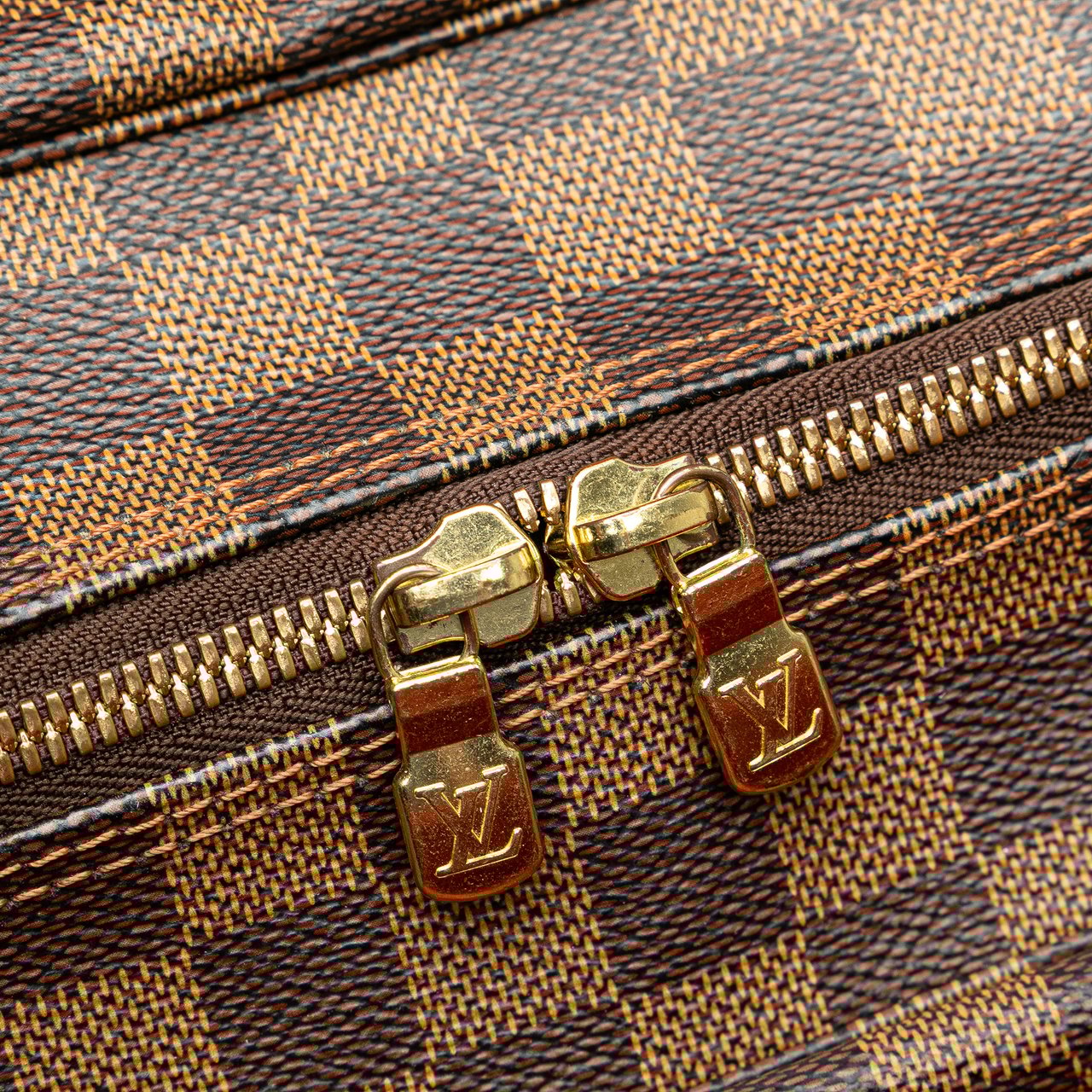 Louis Vuitton Damier Ebene Naviglio Bruin