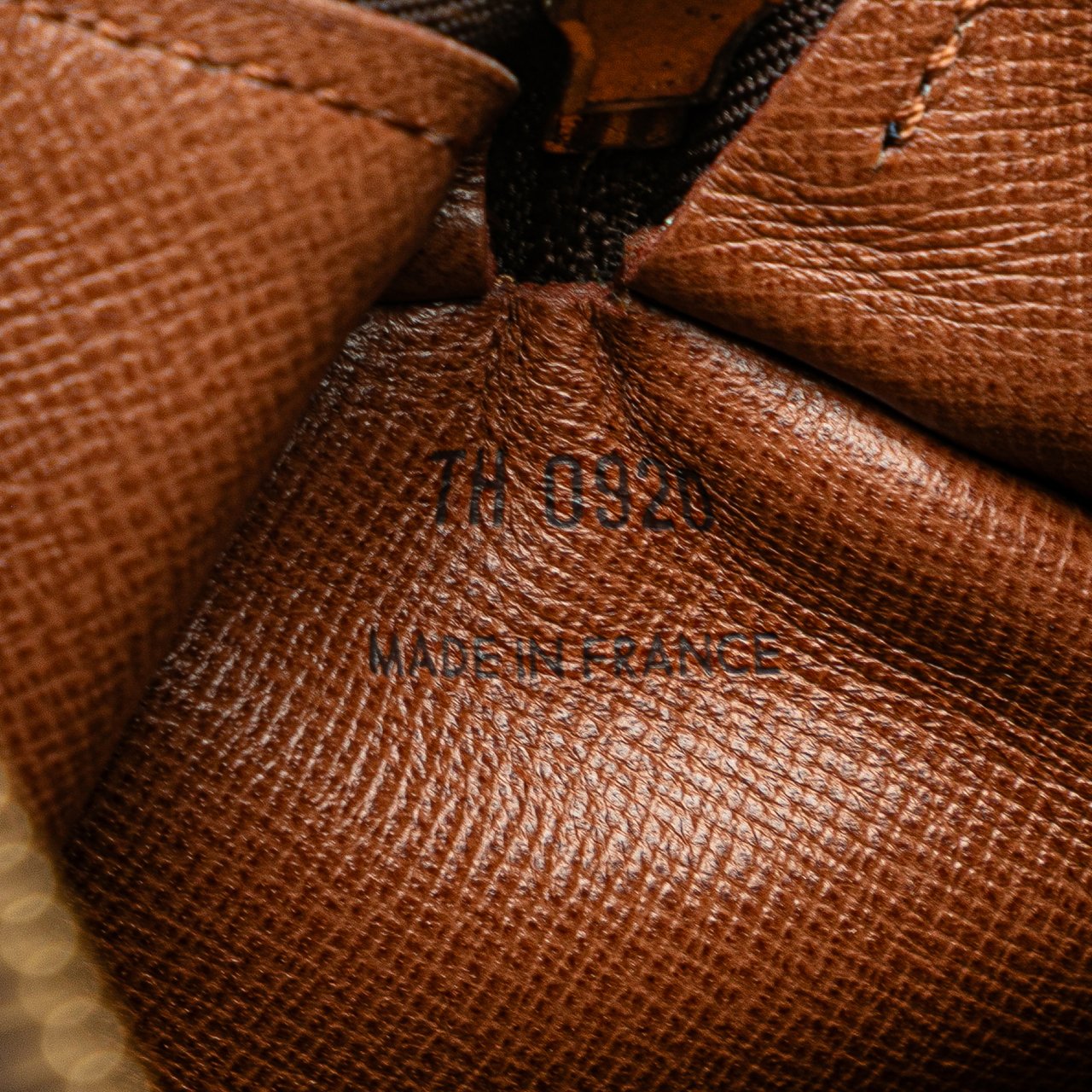 Louis Vuitton Monogram Papillon 26 Bruin