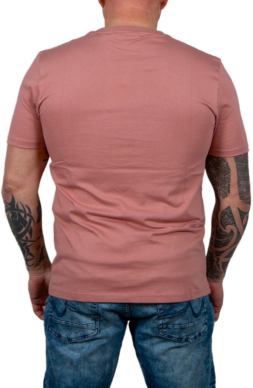 Lyle & Scott Embroidered T-Shirt Roze