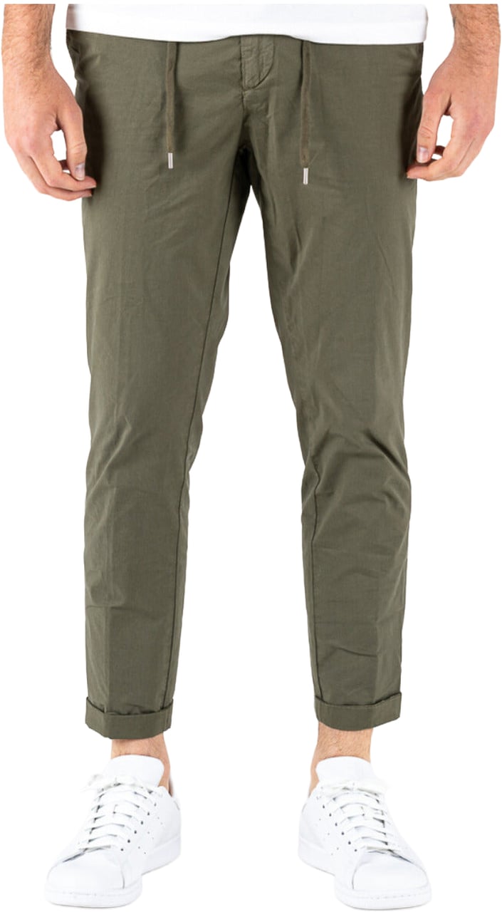 Lyle & Scott Men Trousers Groen