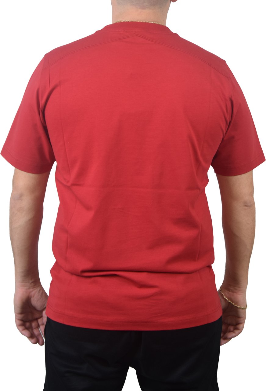 Ma.Strum Tromple Loeil Badge Tee Rood