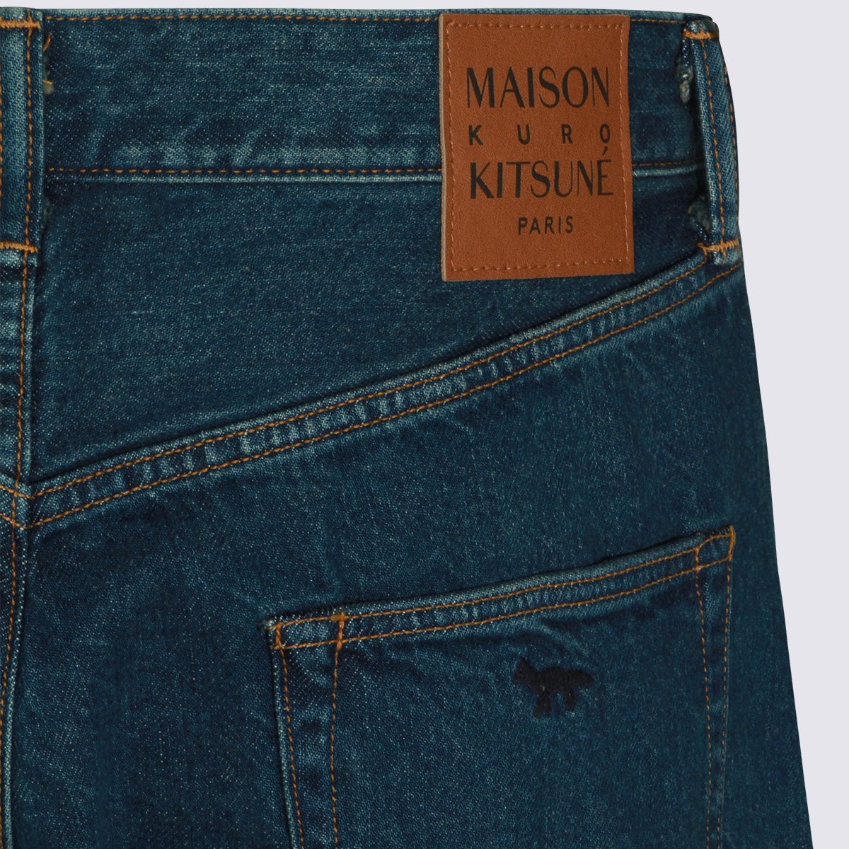 Maison Kitsuné Straight-Leg Denim Jeans With Copper Rivets And Leather Patch Blauw