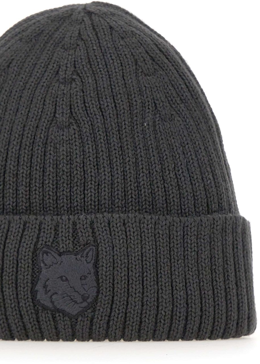 Maison Kitsuné Maison Kitsune' Scarfs Grey Grijs