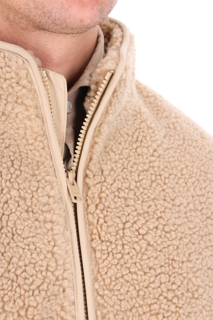 Maison Kitsuné Oversized Teddy Bomber Jacket Neutraal