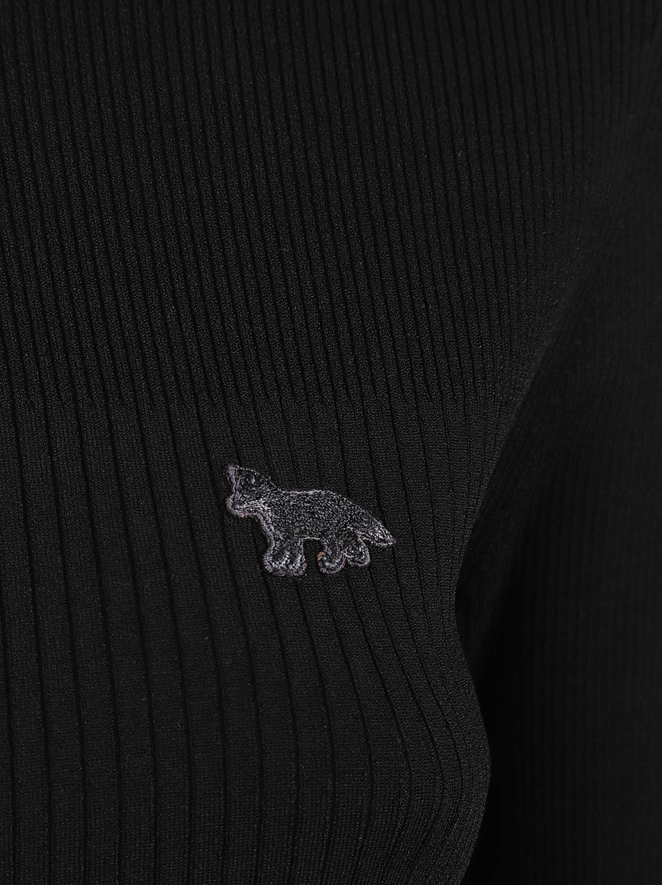 Maison Kitsuné Fitted Ribbed Knit Sweater with Button-Down Front and Logo Zwart