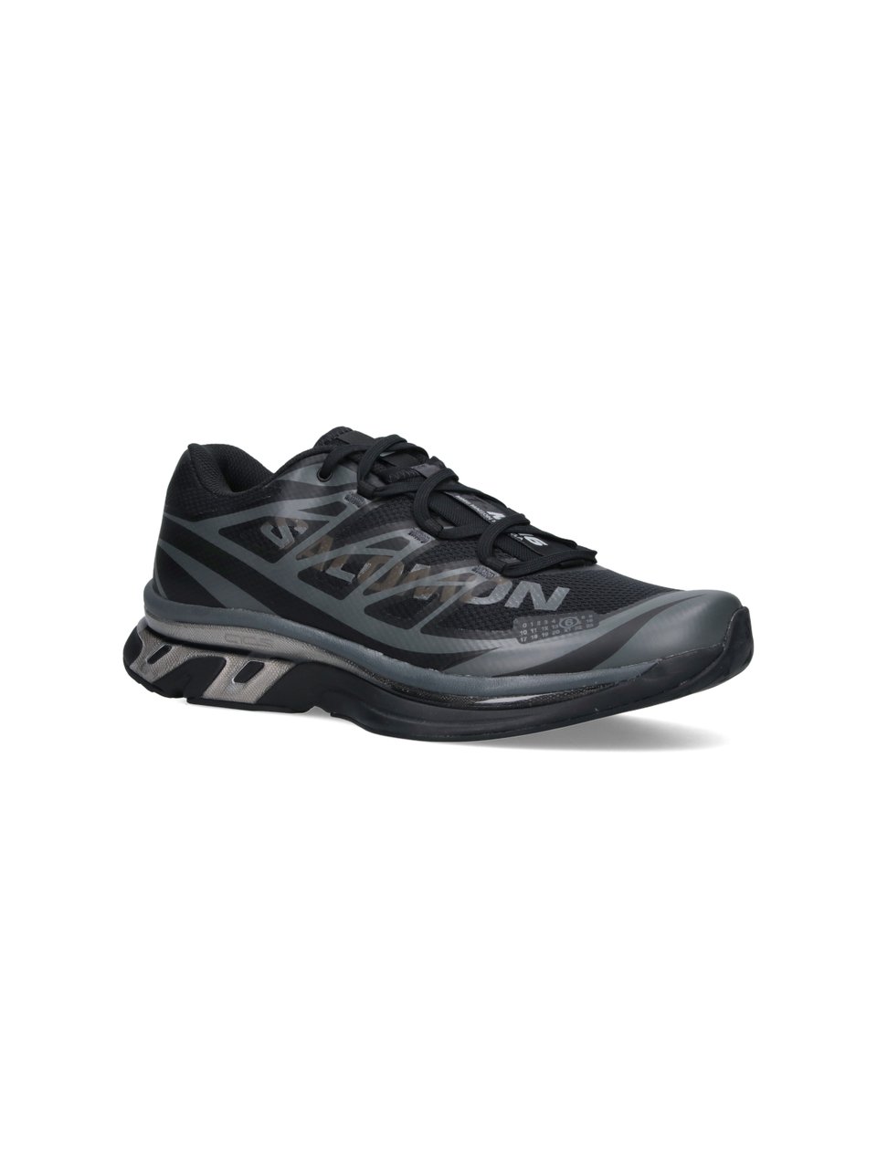 Maison Margiela Minimalist Black Sneakers with Geometric Accents Zwart
