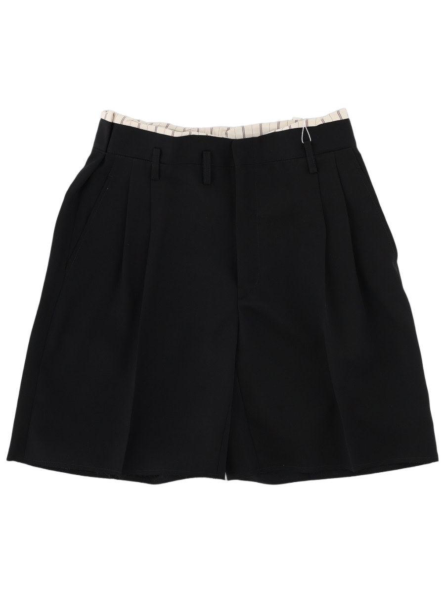Maison Margiela Tailored Black Shorts with Structured Fit and Contrasting Waistband Zwart