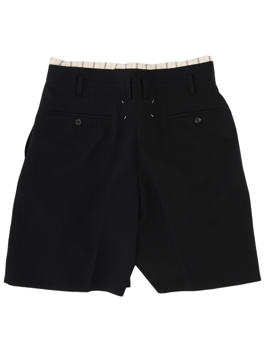 Maison Margiela Tailored Black Shorts with Structured Fit and Contrasting Waistband Zwart