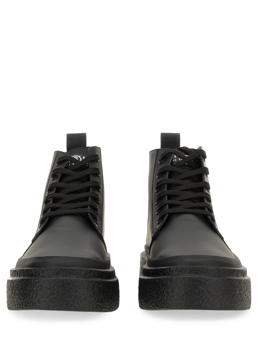 Maison Margiela LEATHER LACE-UP SNEAKER Zwart