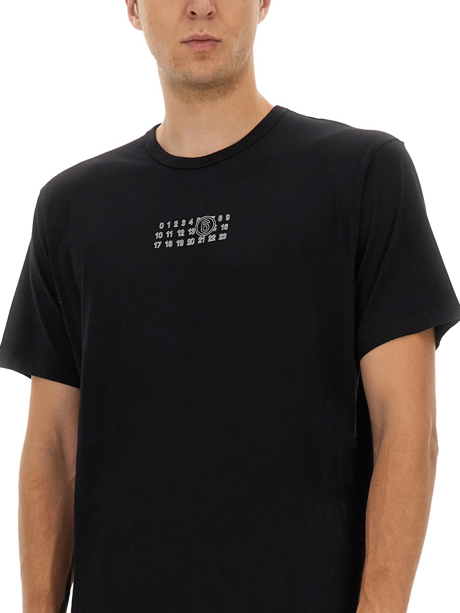 Maison Margiela T-SHIRT WITH LOGO Zwart
